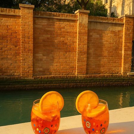 Ca'Dei Nonni Canal View Венеция Экстерьер фото